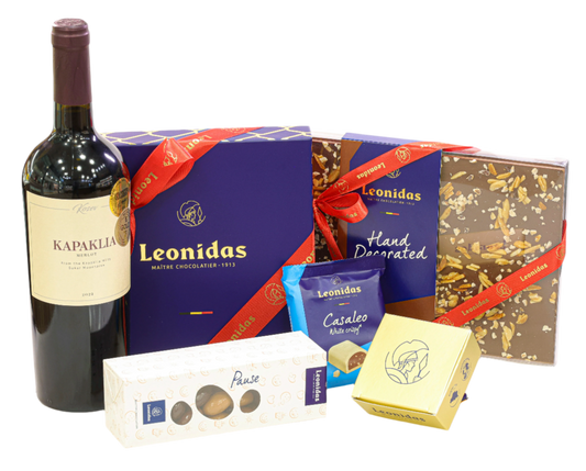 Подаръчна кошница вино и шоколад