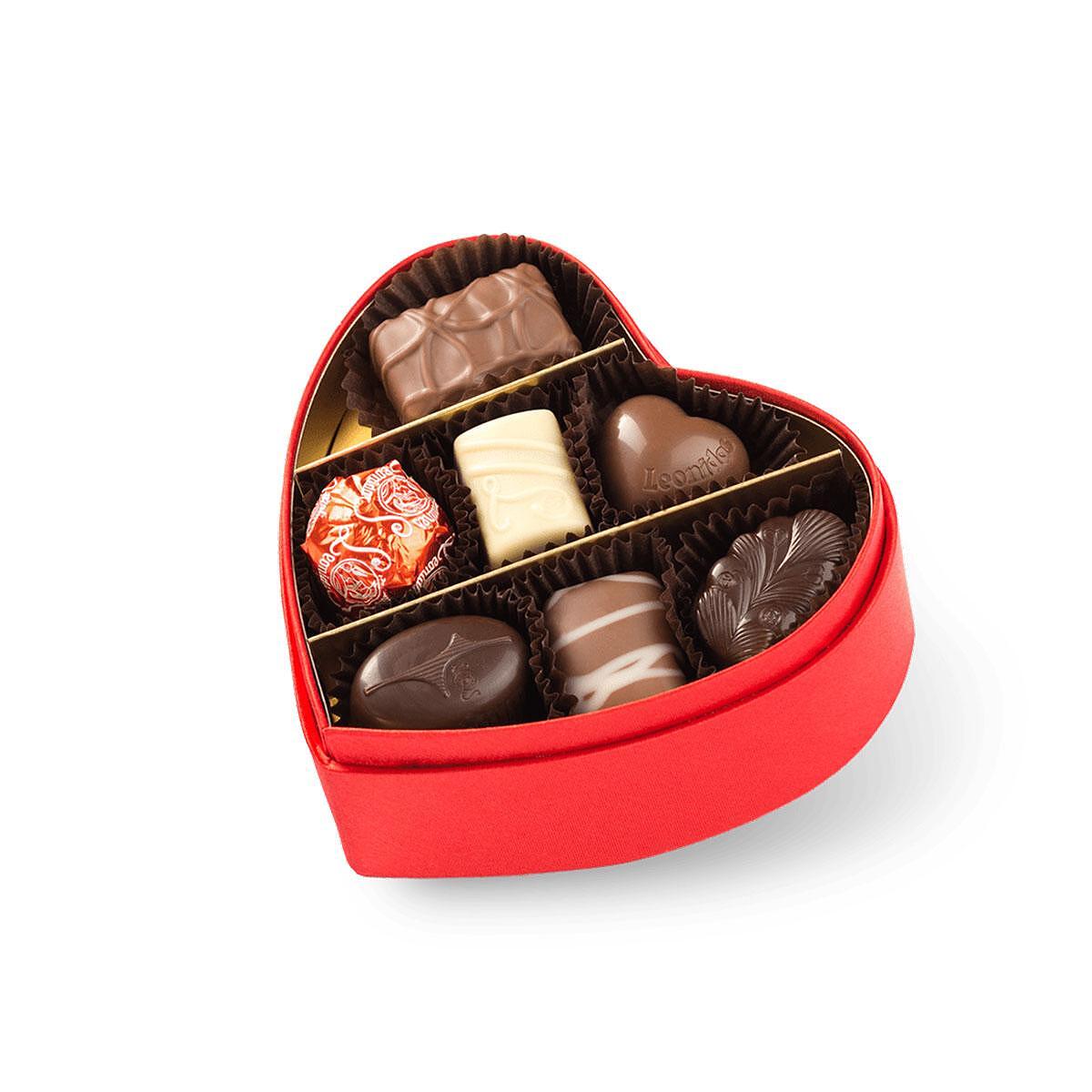 Leonidas Coeur Red Heart Two-Tier Box of Chocolate Candies (14 pcs.)